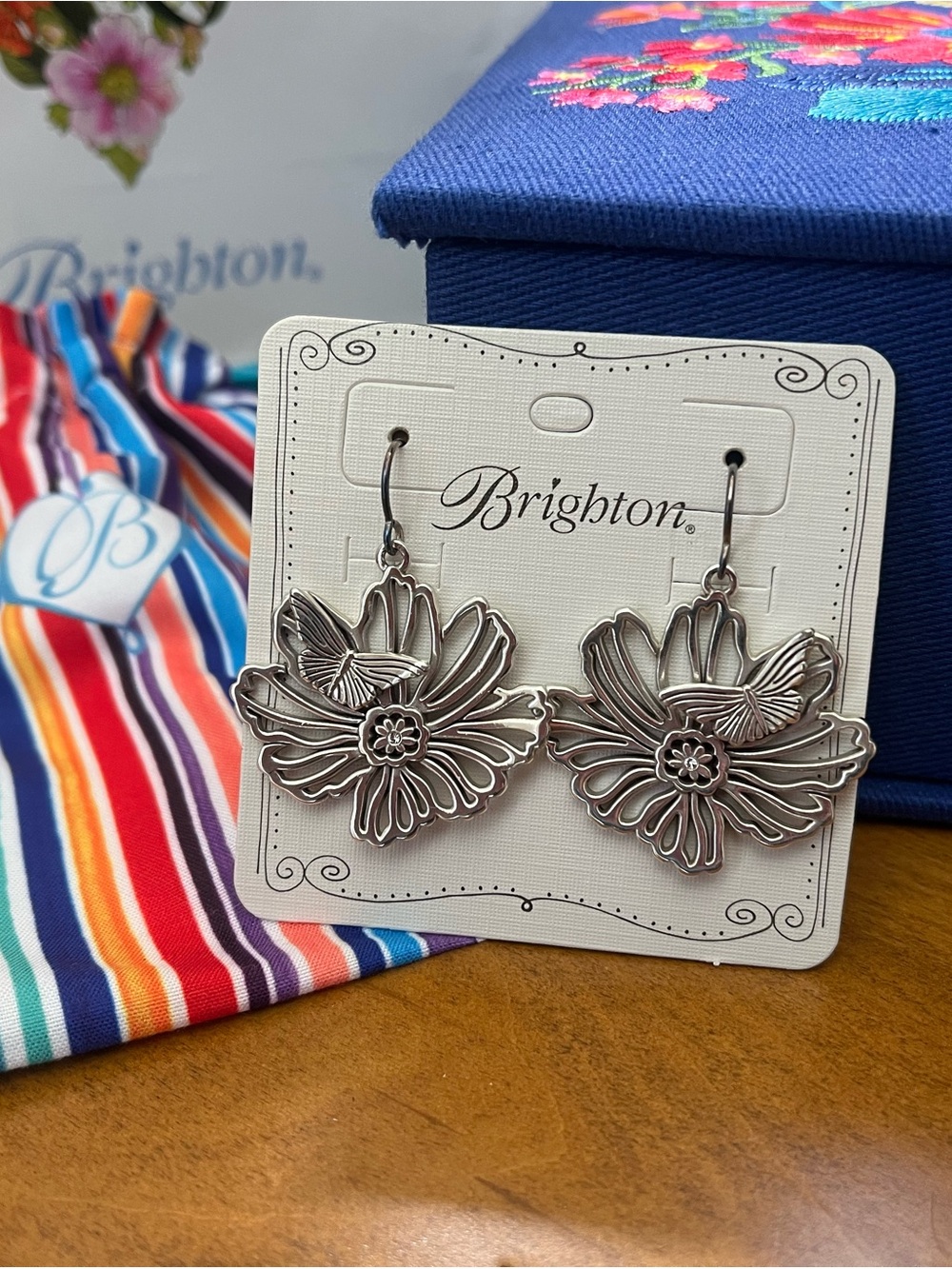 NWT Brighton Enchanted Garden Silver Plated Floral Outline Drop Earrings.